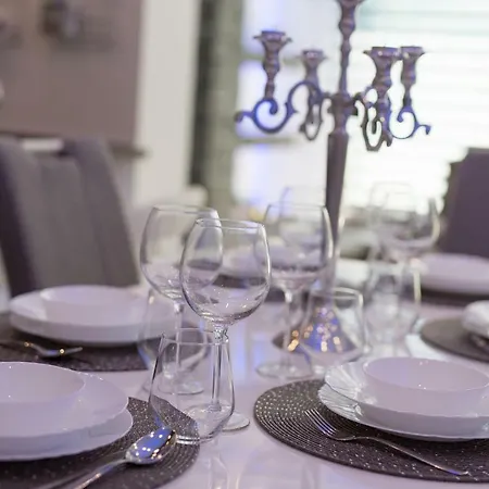 Luxury Vall Apartment