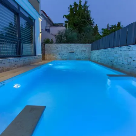 Luxury Vall Apartment