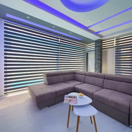 Luxury Vall Apartment
