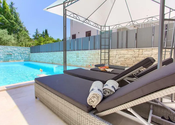 Luxury Vall *
